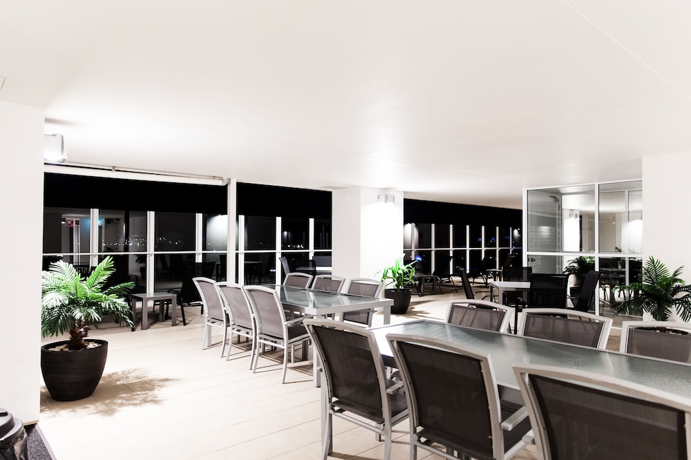 Ocean Views Resort 4/70