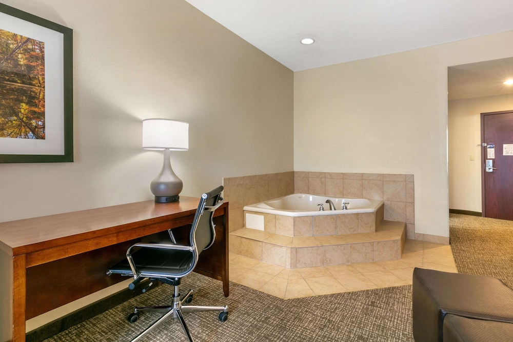 Comfort Suites Forrest City 41/44
