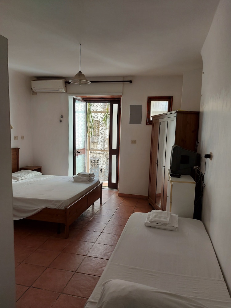 Vatican Rooms Guest Hous 19/52