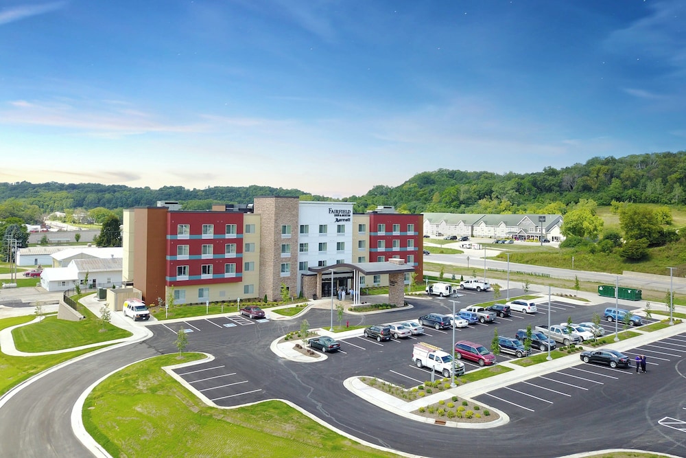 Fairfield Inn Suites Decorah 26/31