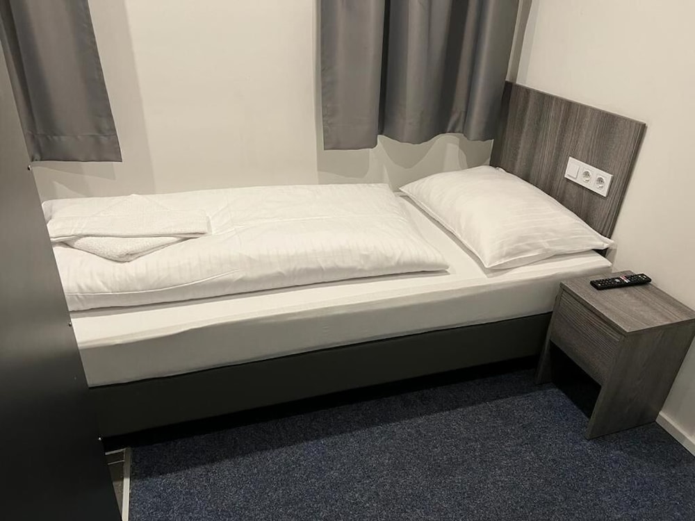 Hotel City Meetpoint 11/17