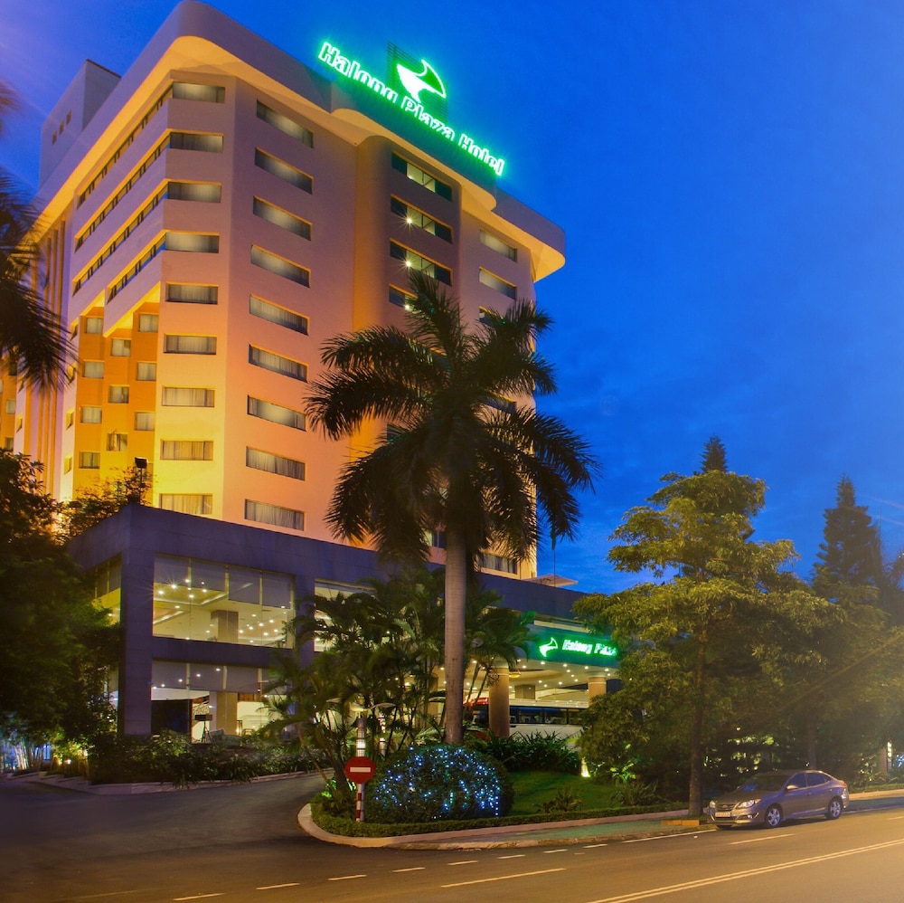Halong Plaza Hotel 3/50