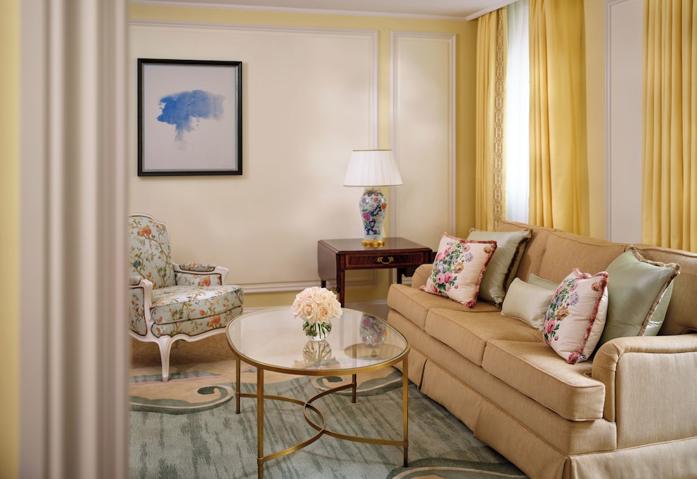The Dorchester Hotel 29/48