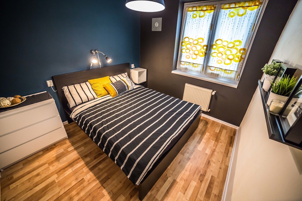 Nitra Glycerin Hostel 8/35