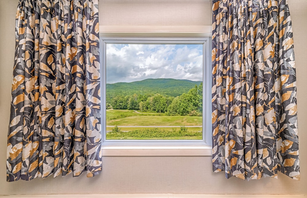 Town and Country Inn and Resort 28/50