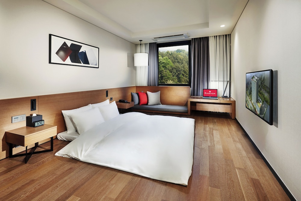 Ramada by Wyndham Gunsan 6/28