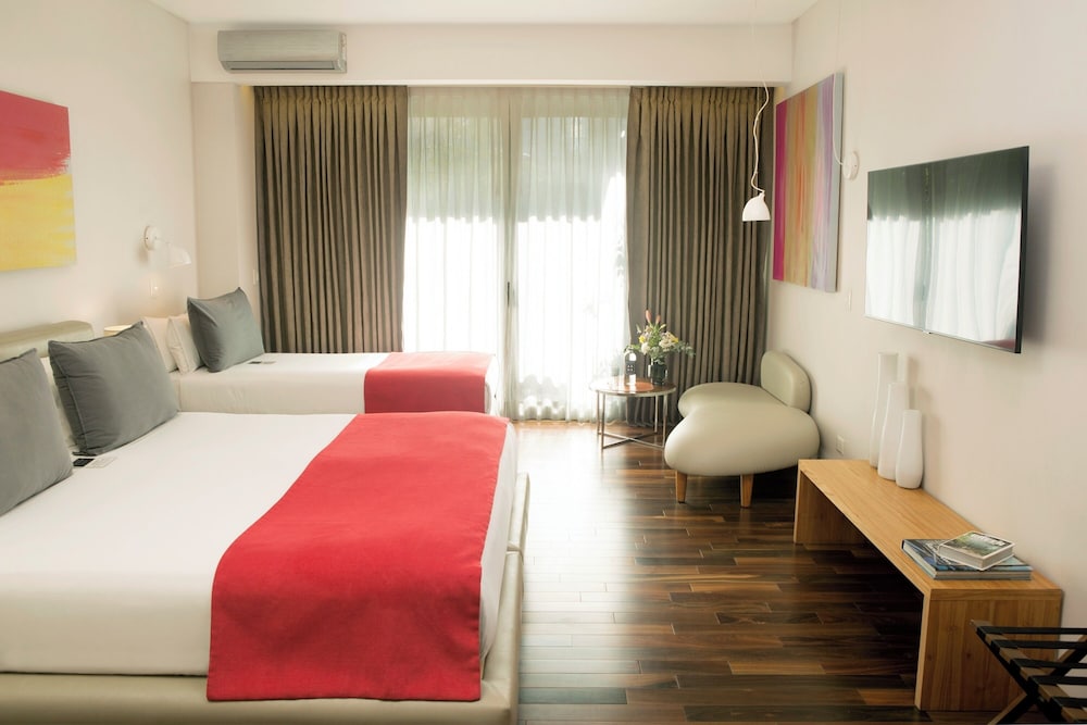 غرفة بريميوم ثلاثية، Palo Santo Hotel 3/4