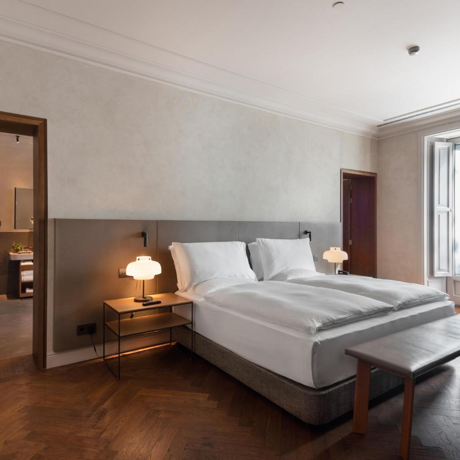Signature, Alma, Suite