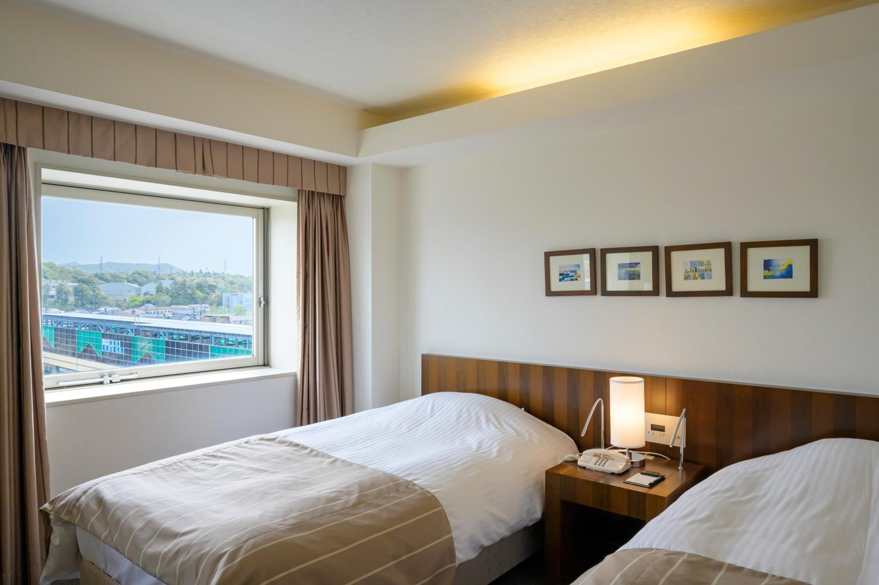Room, Twin Beds, Private Bathroom