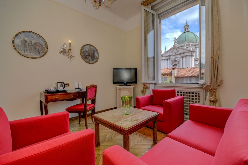 Vittoria Hotel 54/75