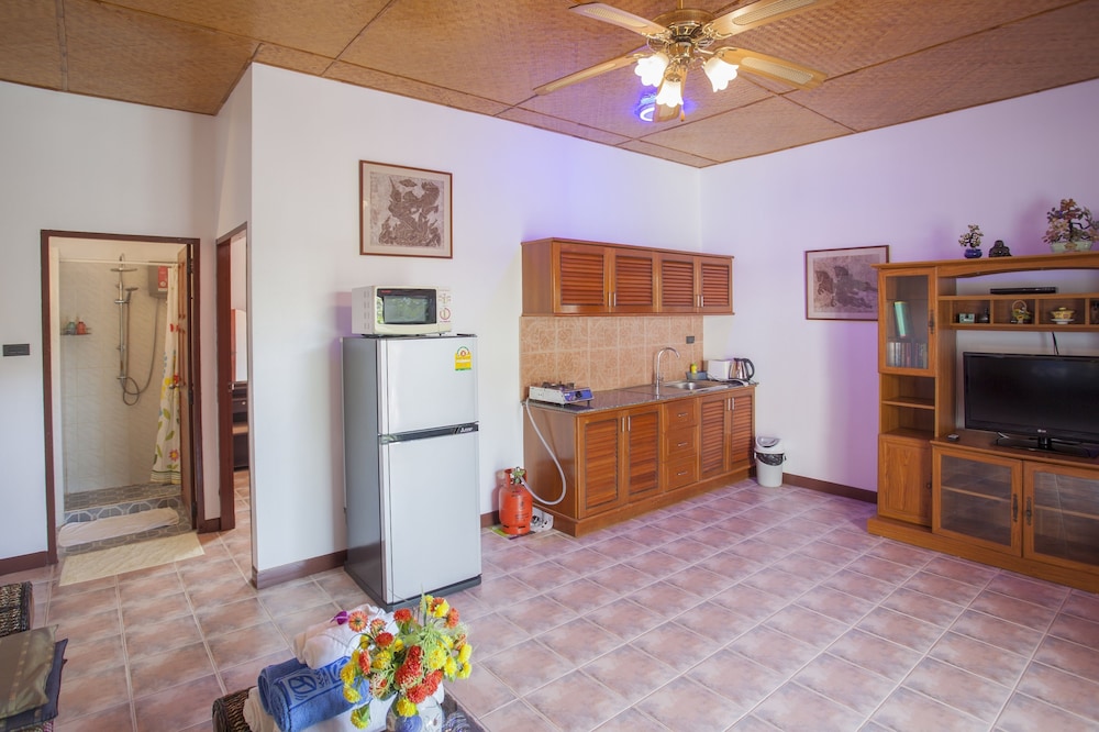 Ya Nui Resort 5/81