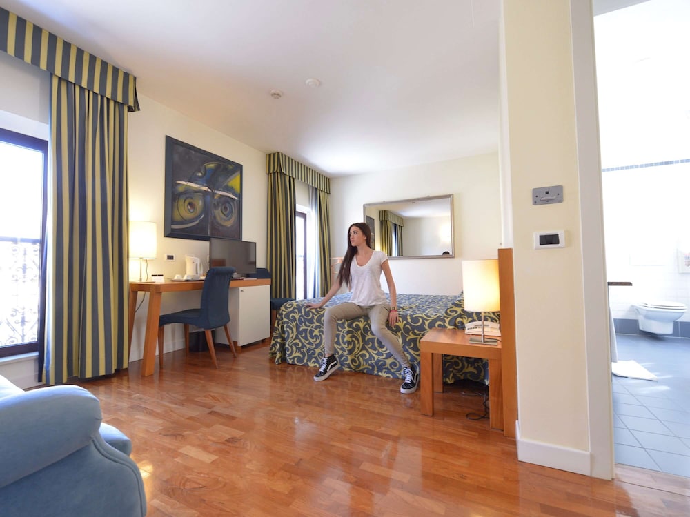 Ferrara Hotel 47/66