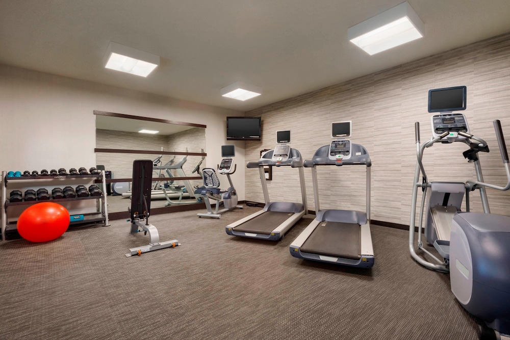 COURTYARD BY MARRIOTT AKRON FAIRLAWN 21/42