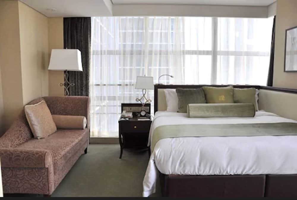 Regal Plaza Hotel Residence 12/35