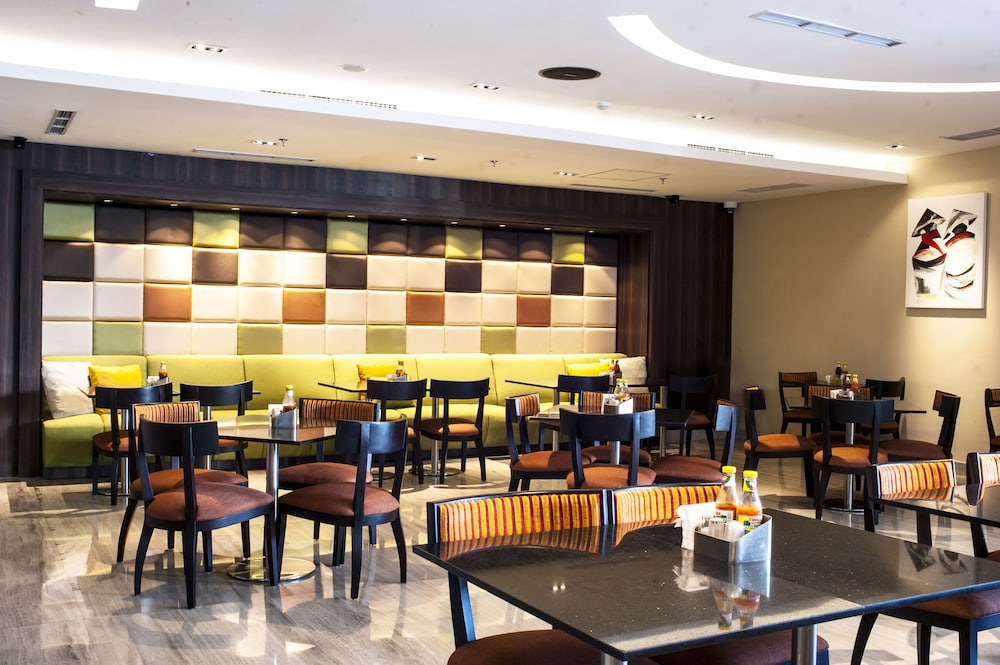 Holiday Inn Express Surabaya Centerpoint by Ihg 62/81