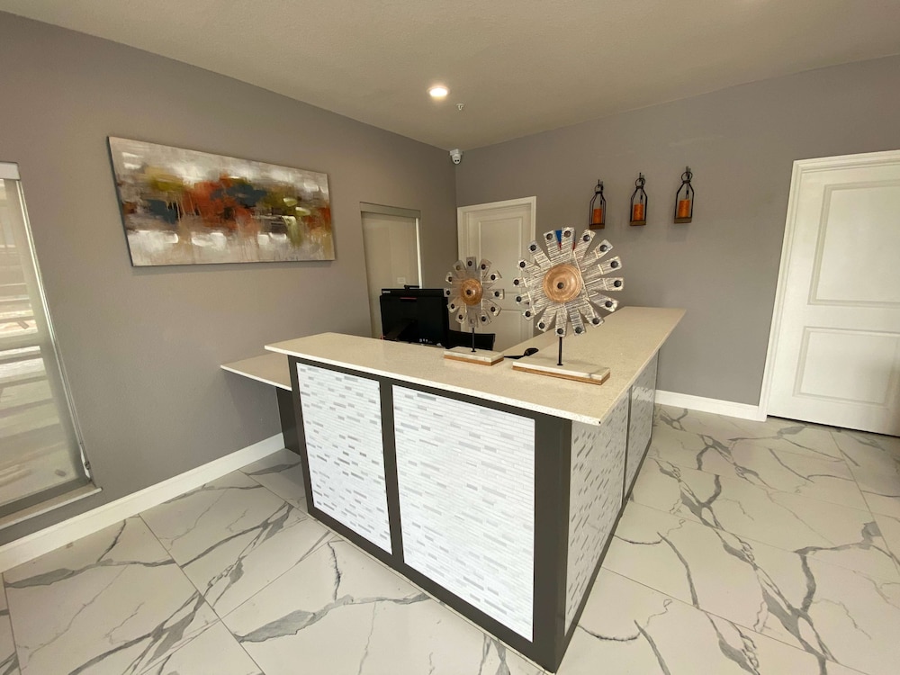 Surestay Plus Hotel By Best Western Ada 6/40