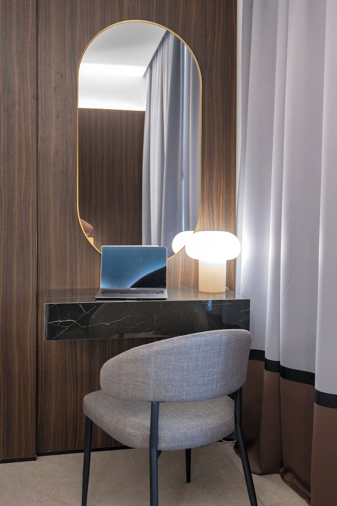 Hotel Europa Di Arzano 8/65