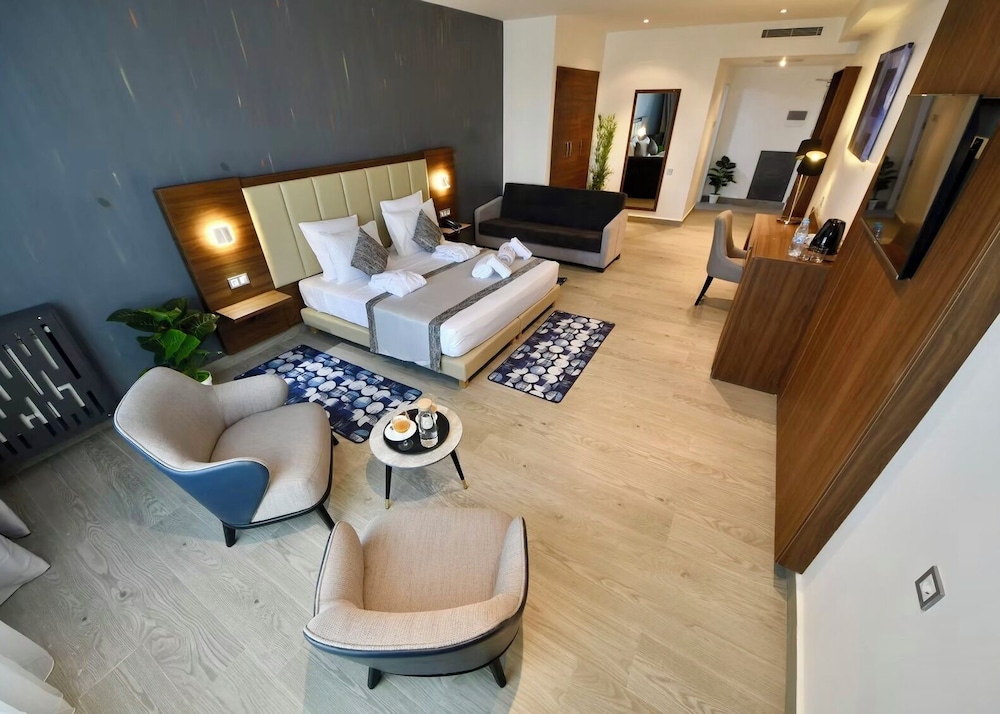 Hotel CH Chaker 7/23