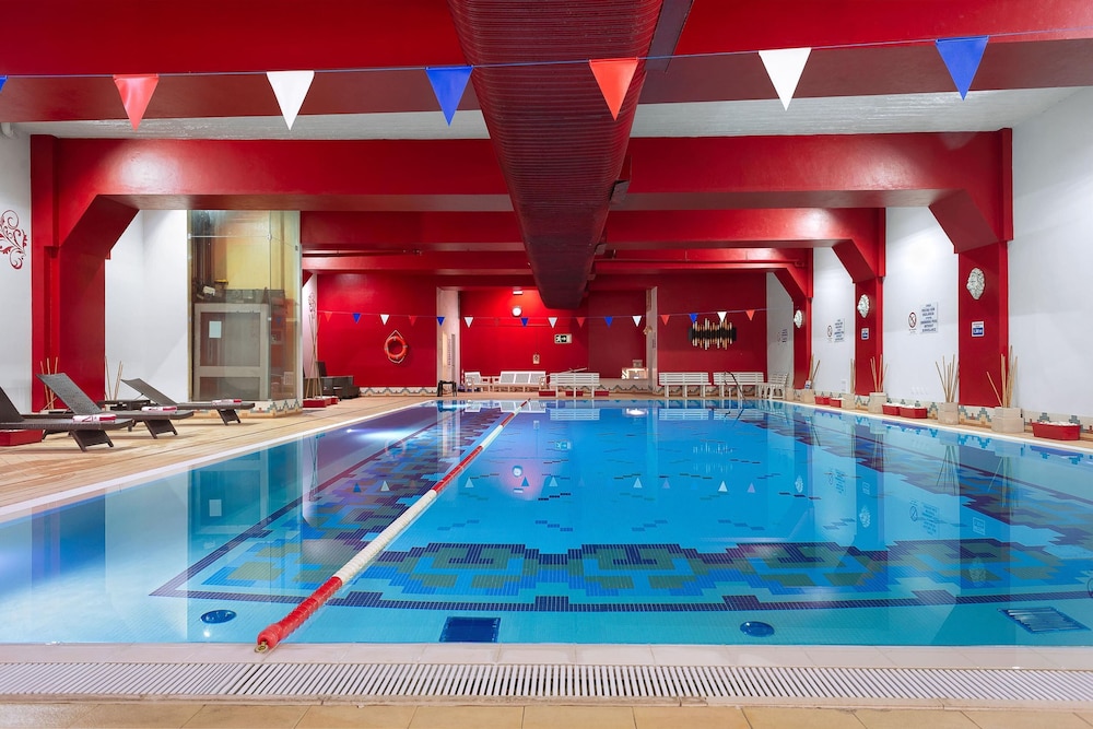 swimming pool spa