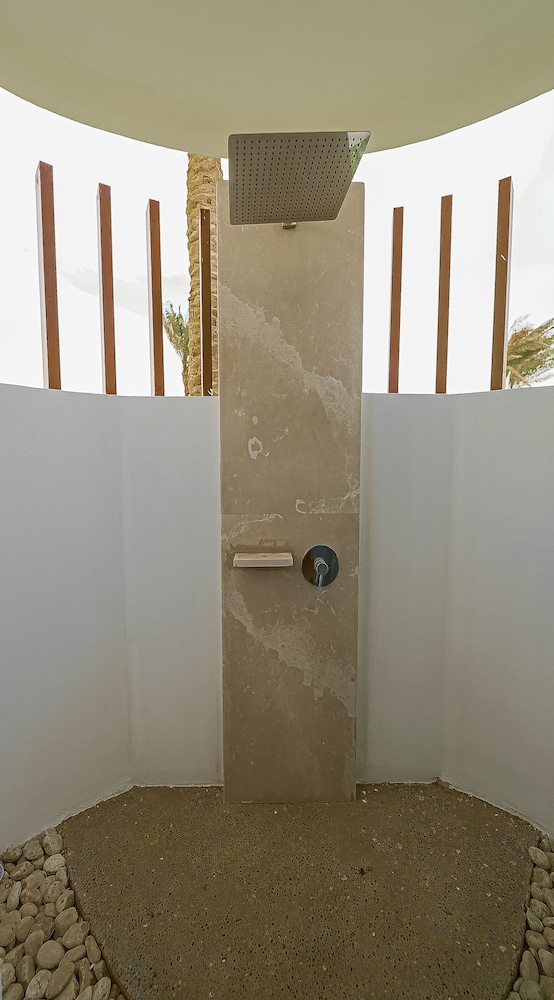 Tawila Island Resort 50/60