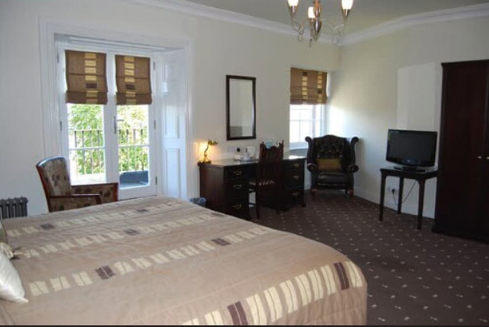 The Tontine Hotel 10/64