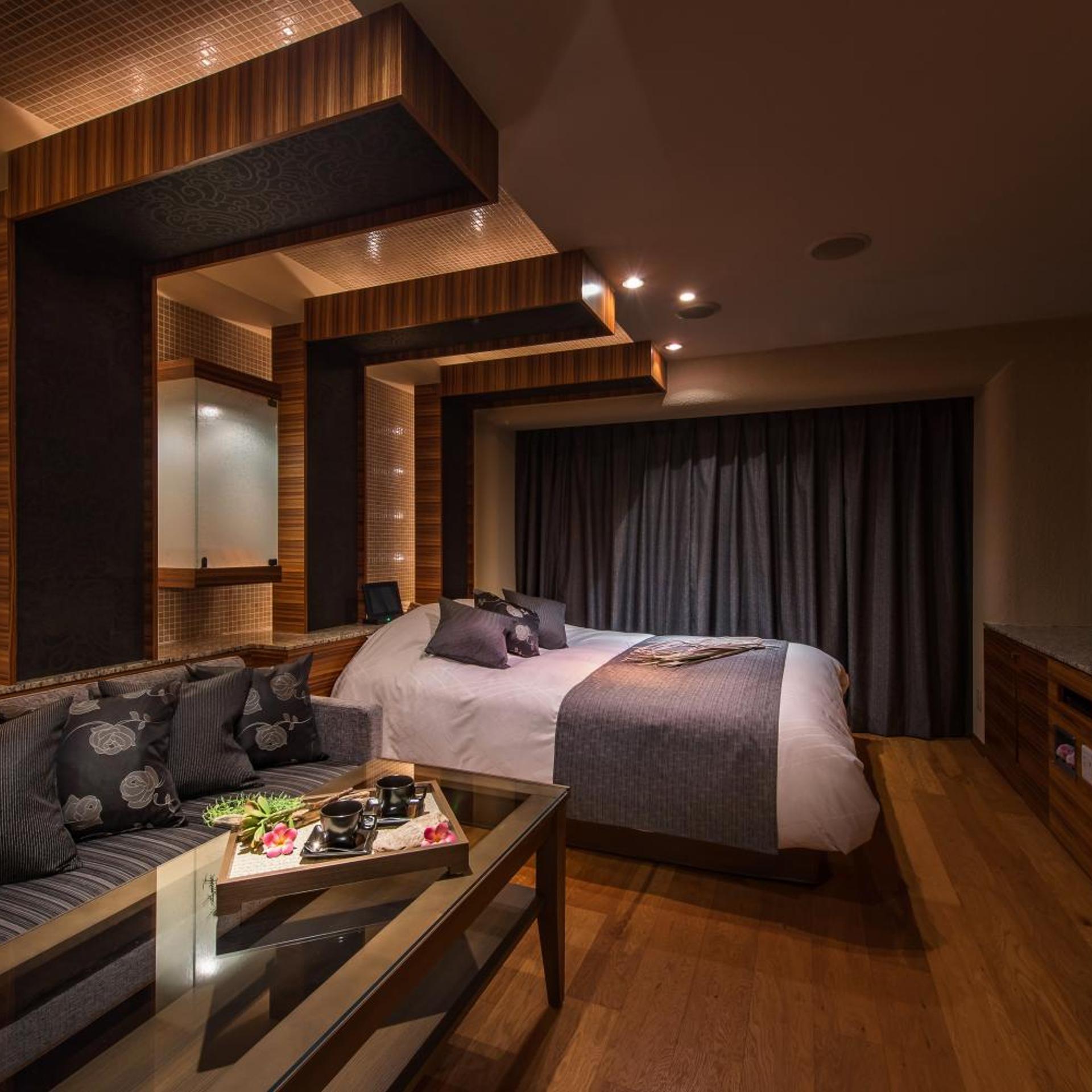 Hotel C. Chiba Shiroi 32/58