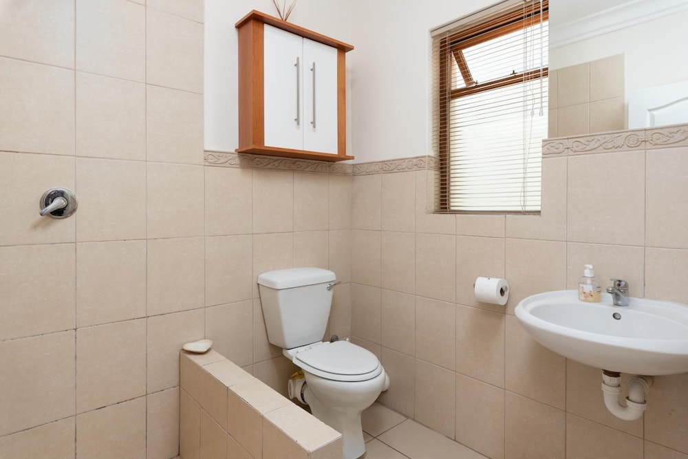 Thomson's Accommodation 29/36