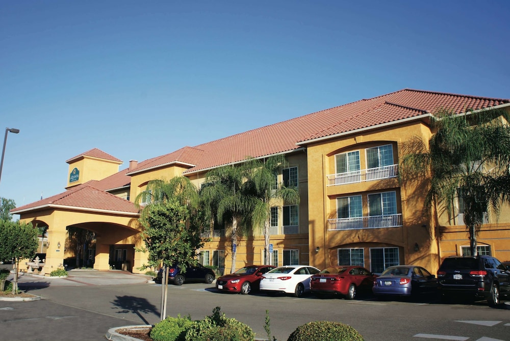 La Quinta Inn & Suites by Wyndham Fowler 5/61
