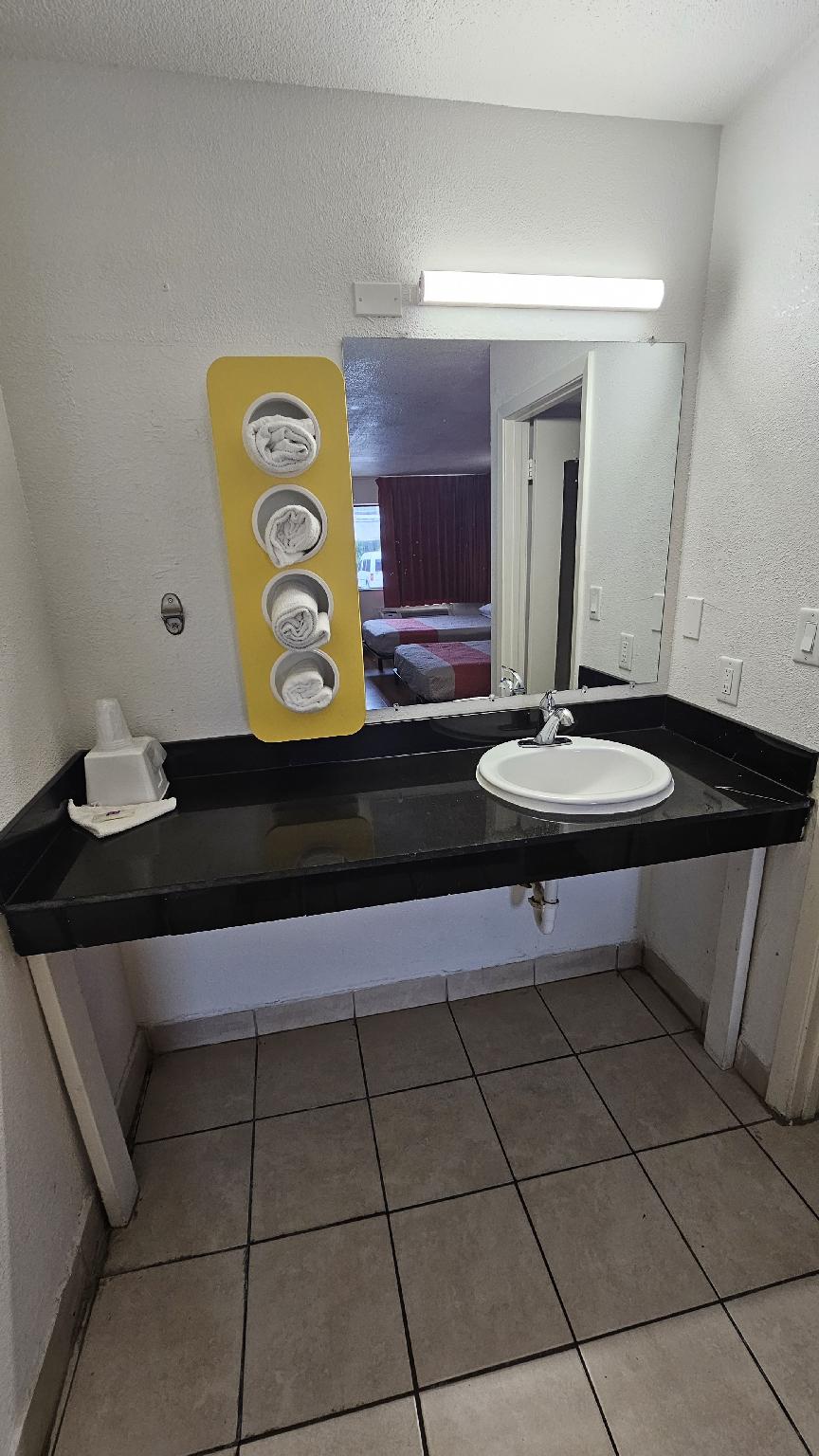 Motel6 Memphis, TN - Graceland 9/28