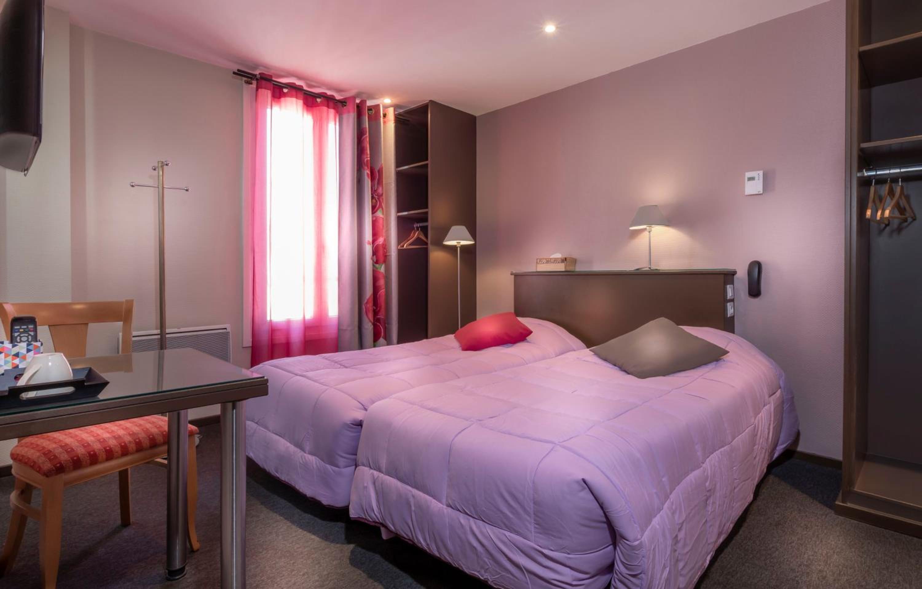 Room, Double Bed