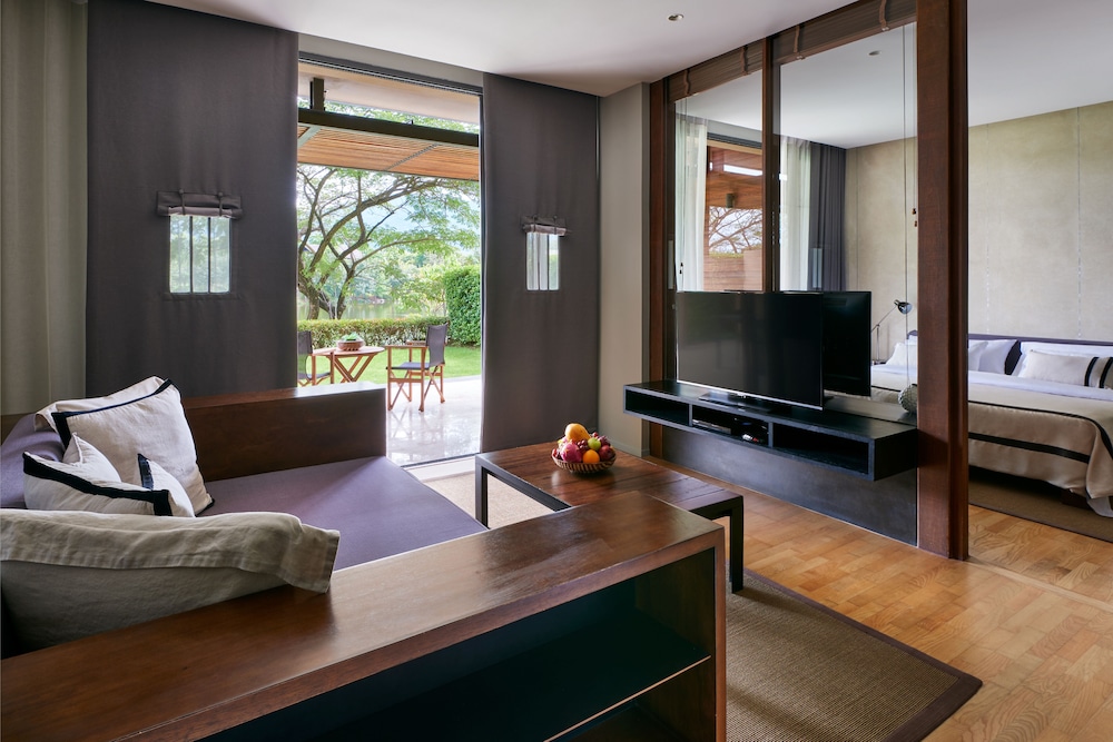 Atta Lakeside Resort Suite 62/81