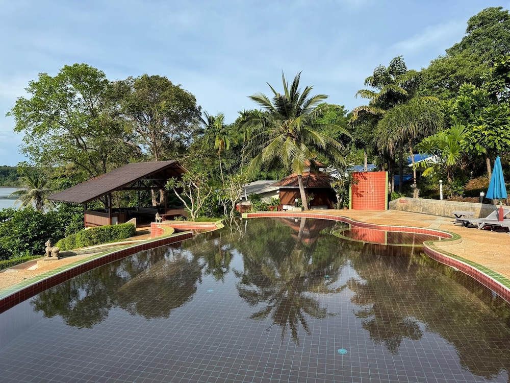 Koh Mak Buri Hut Natural Resort 39/74