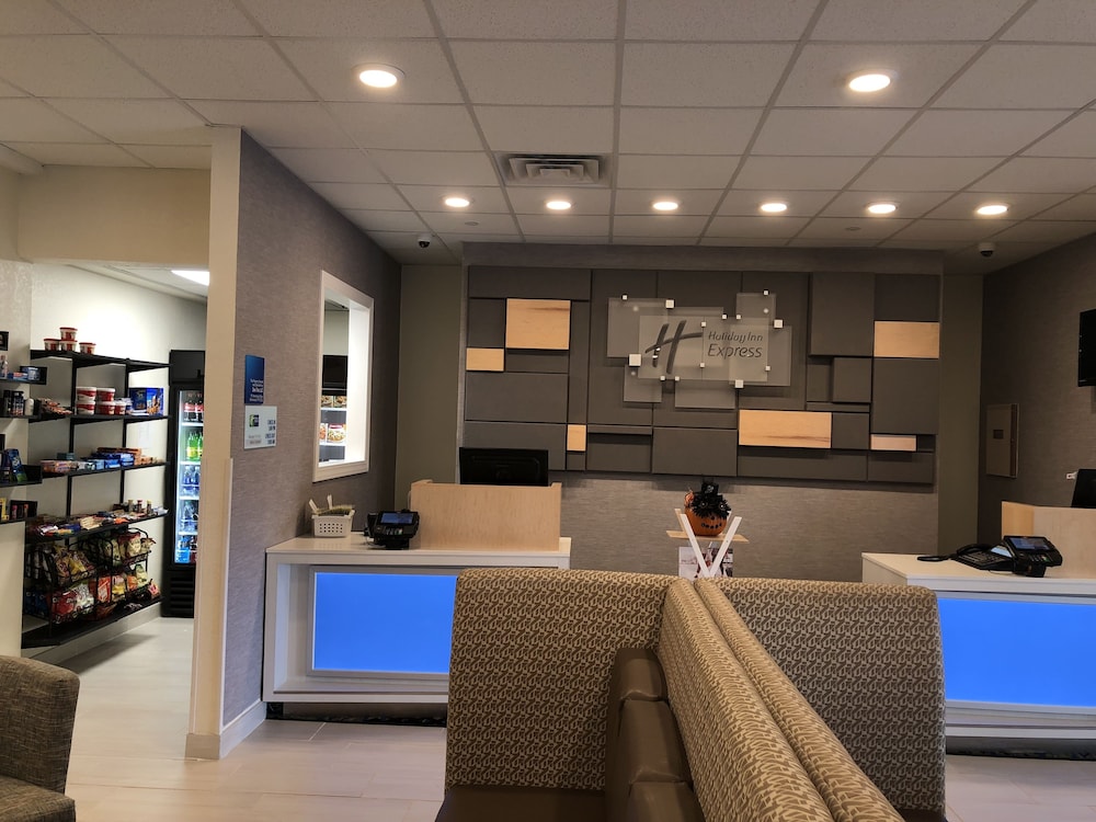 Holiday Inn Express Metropolis 32/43