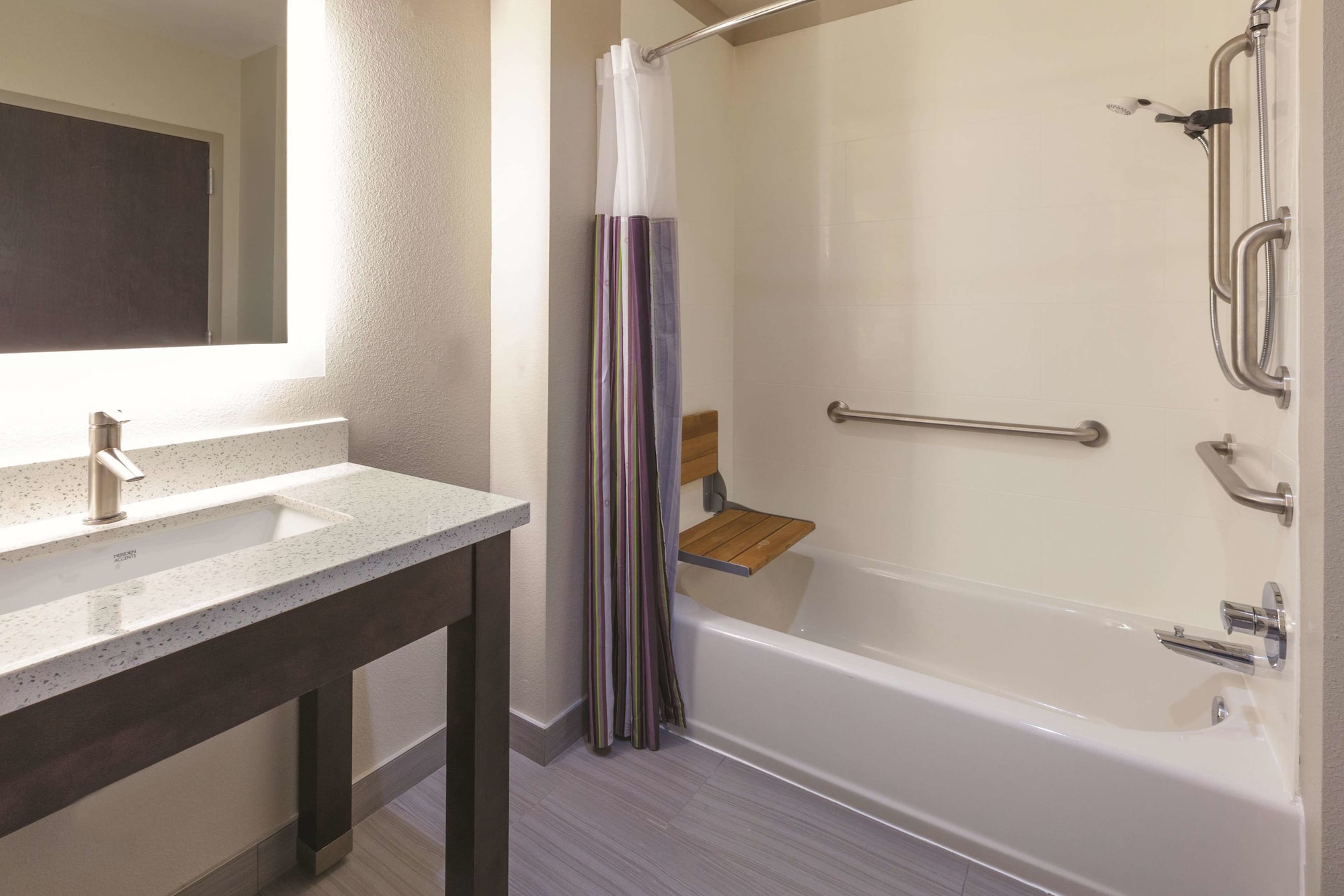 غرفة بسريرين كوين لذوي الإعاقة، La Quinta Inn & Suites By Wyndham Terre Haute 6/6