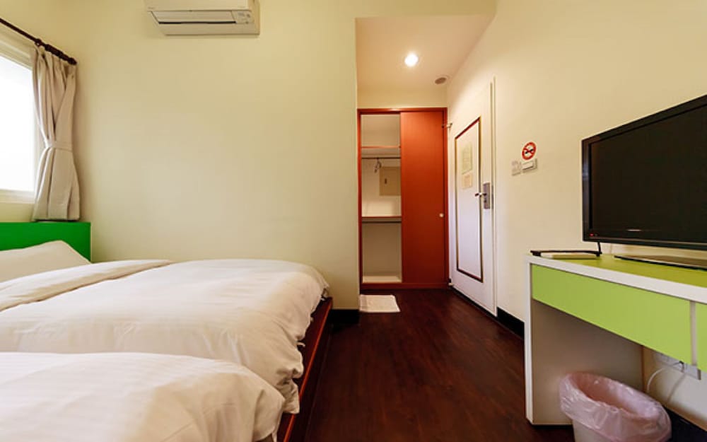 Backpackers Inn 6/18