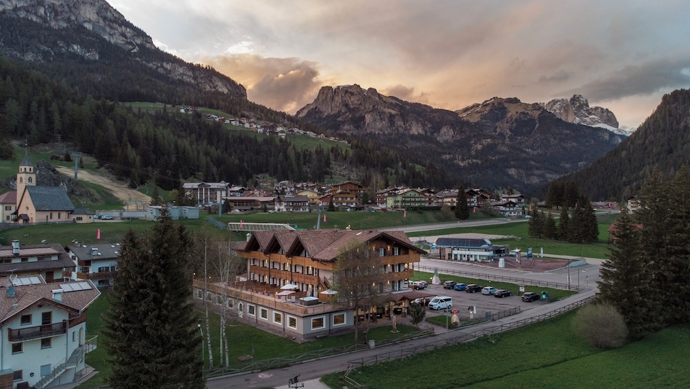X Alp Hotel 58/64
