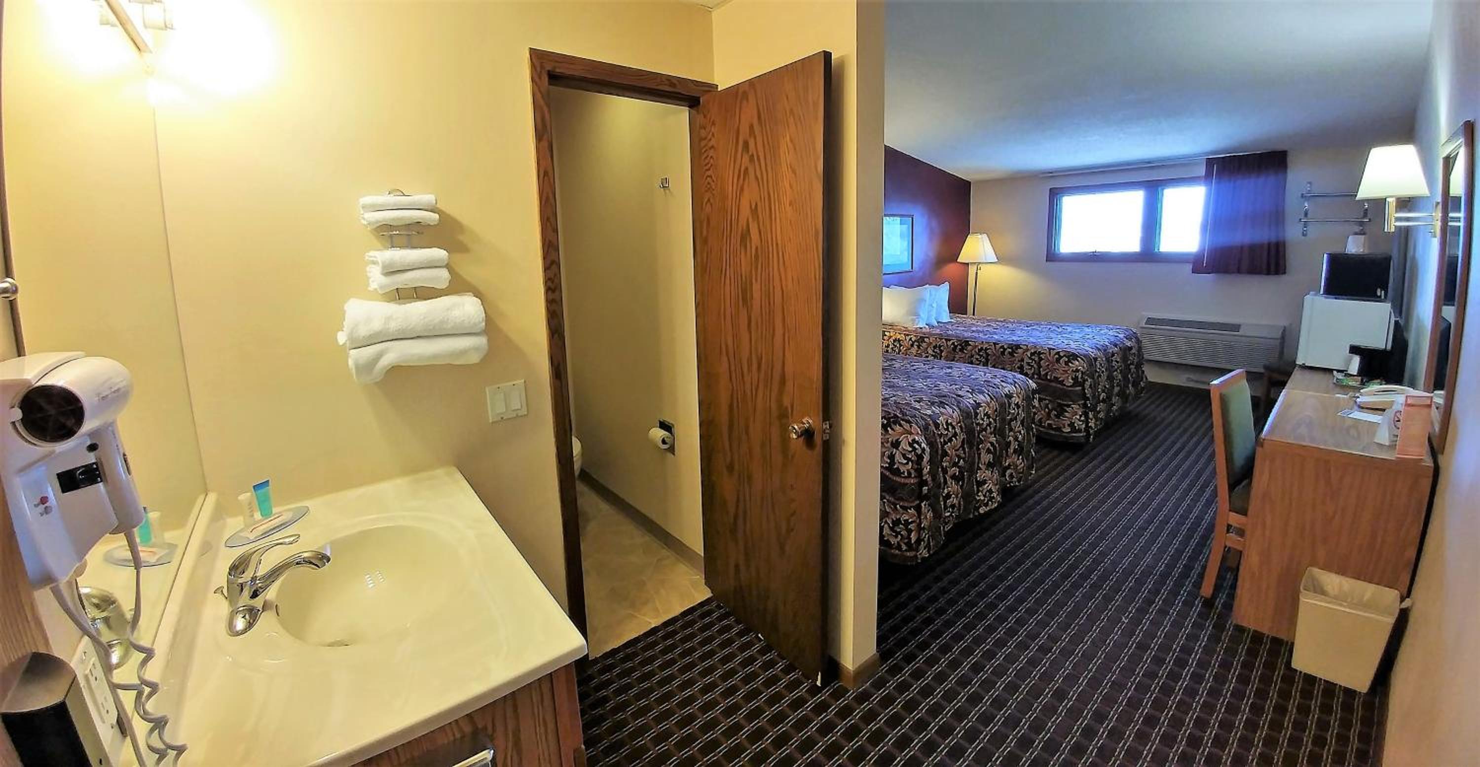Red Carpet Inn 47/48