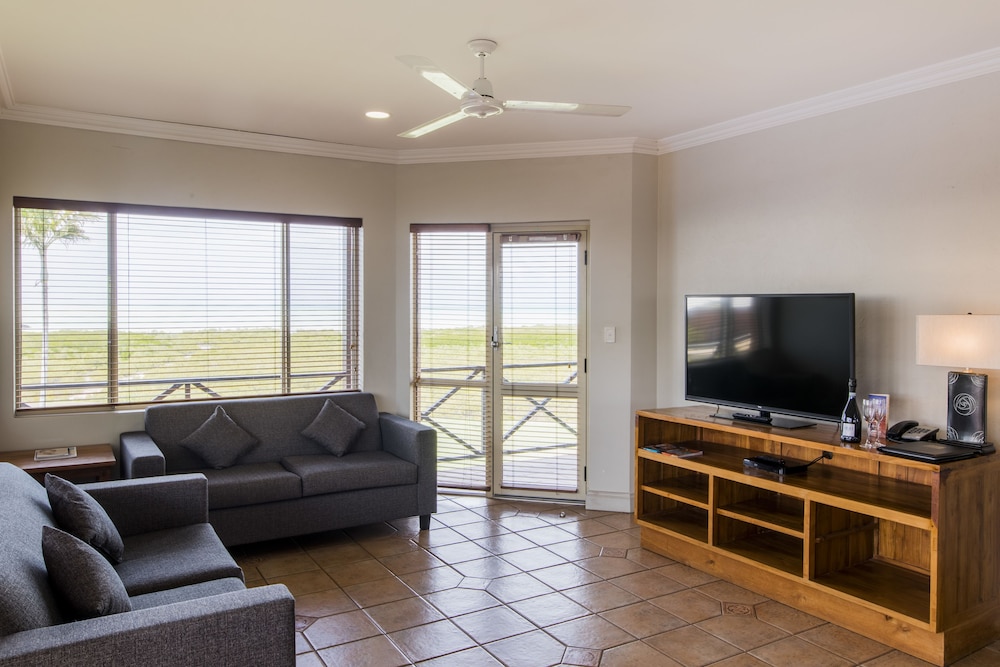 Moonlight Bay Suites 22/41
