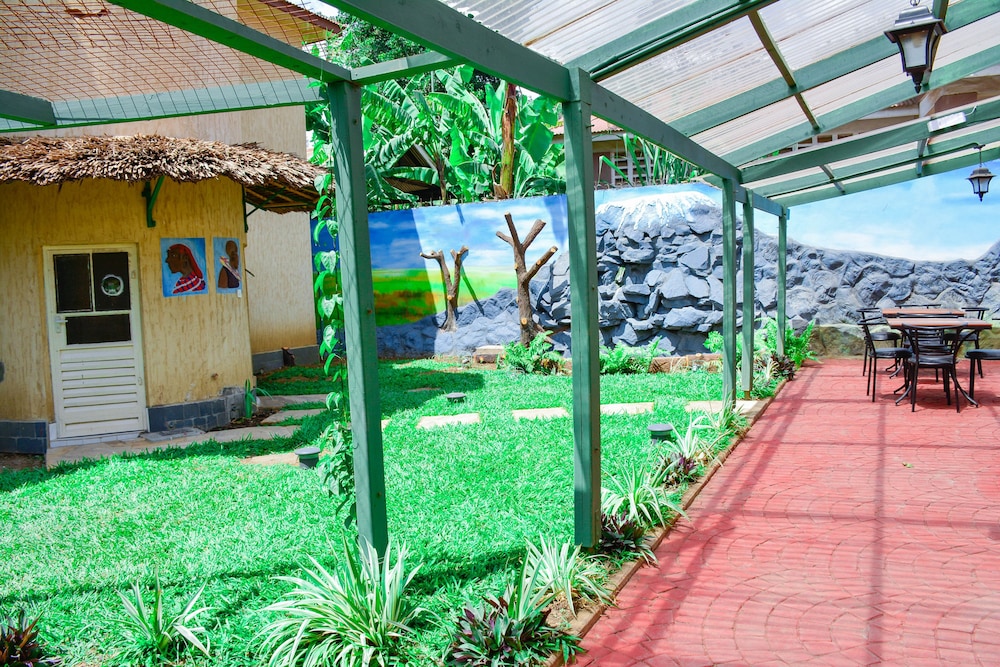 Crest Safari Lodge 2/63