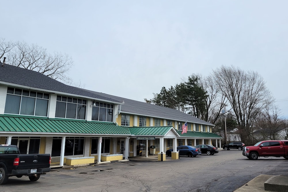 Surrey Inn Hotel 58/61