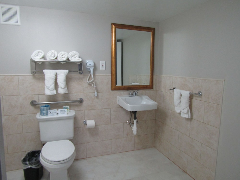 Quality Inn & Suites Kissimmee near Main Gate 20/41