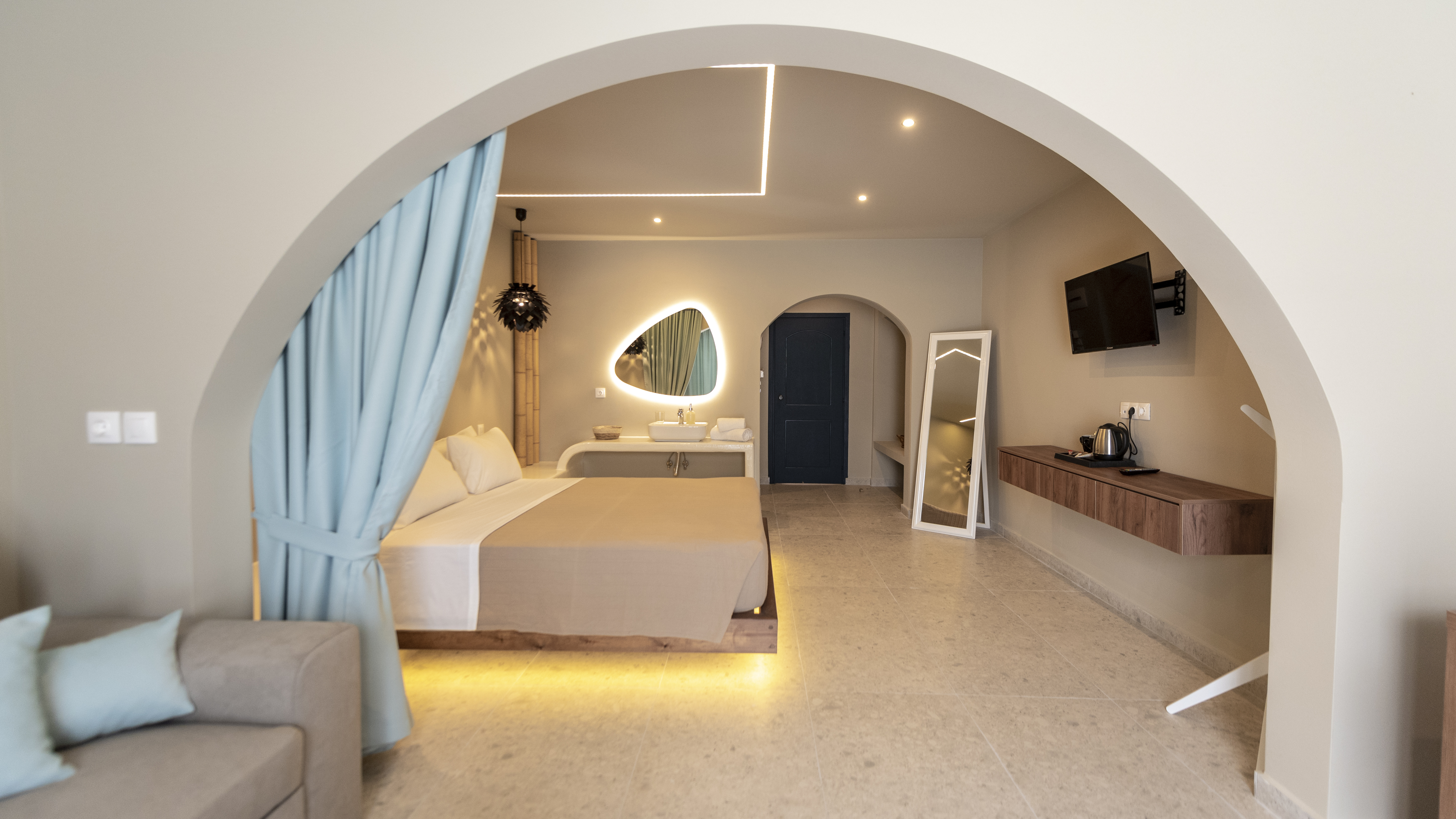 Fantasy Hotel 30/55