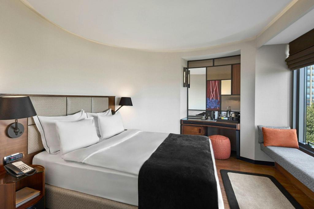 Bosphorus, Guest Room, Deluxe, Double Bed, Sea View, Corner