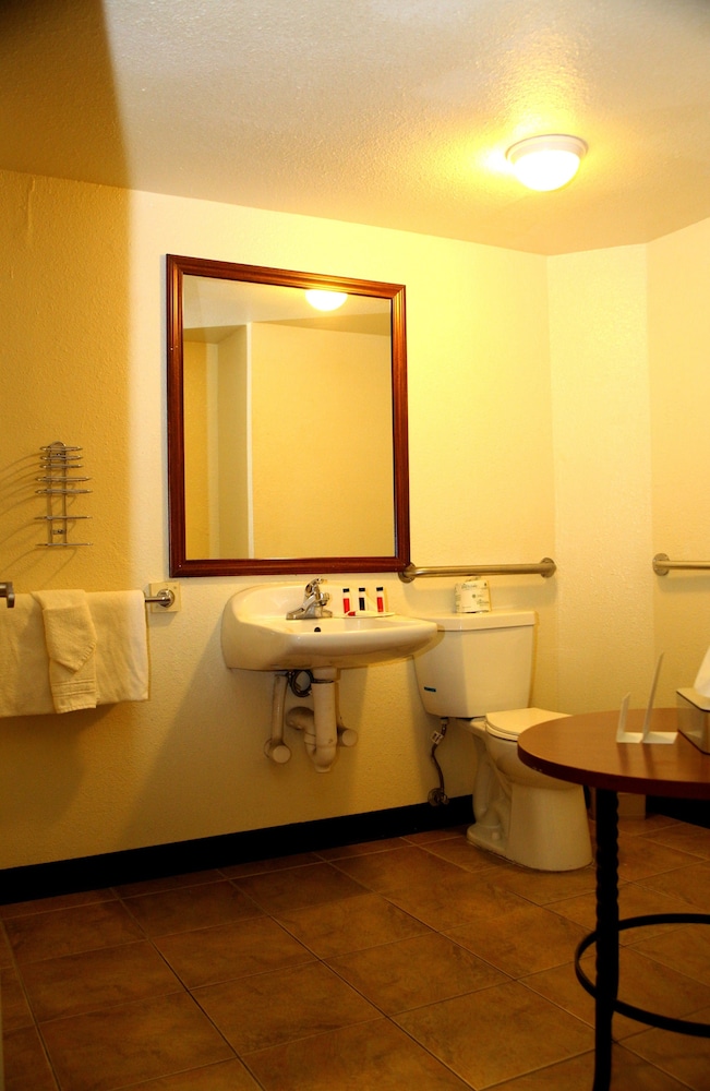 Days Inn by Wyndham Denver Downtown 24/29