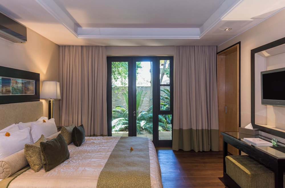 No. 5 Boutique Art Hotel 15/48
