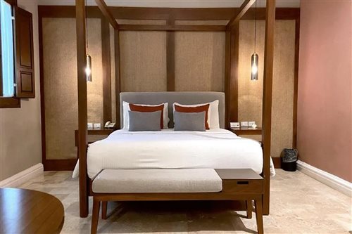 Room, King Bed, Pool View