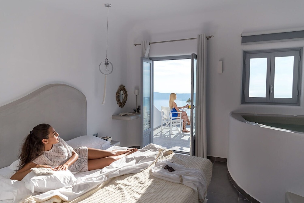 Unique Suites 11/50