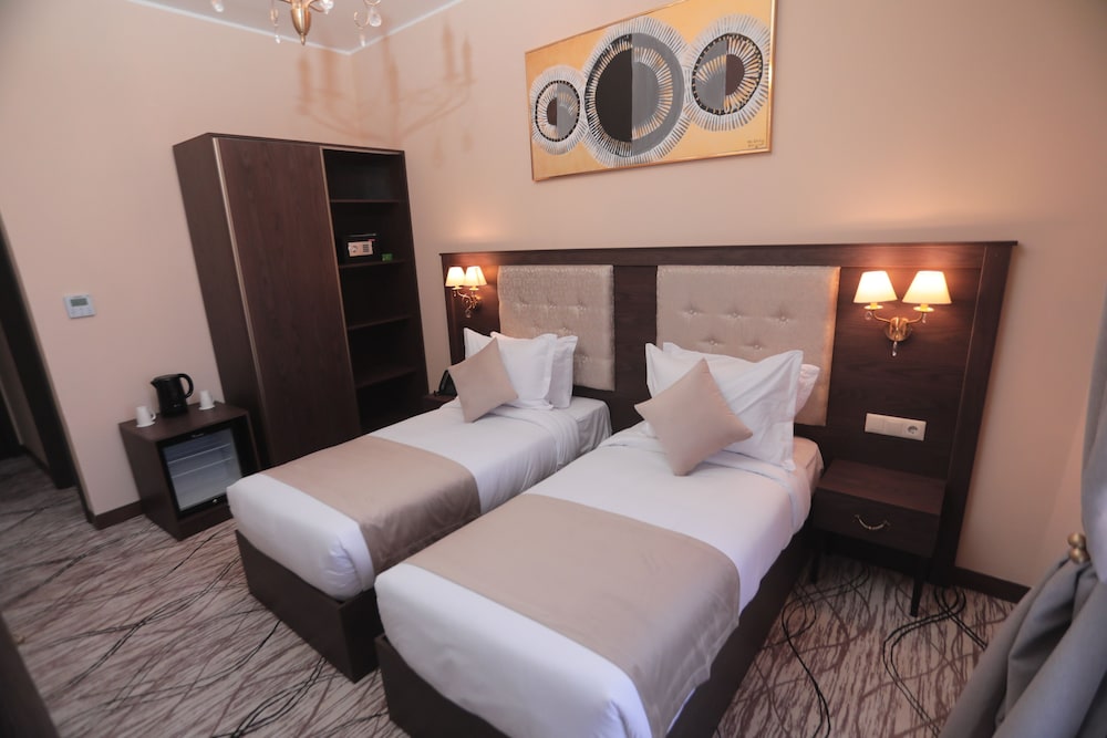 Grand Hotel Oran 10/26