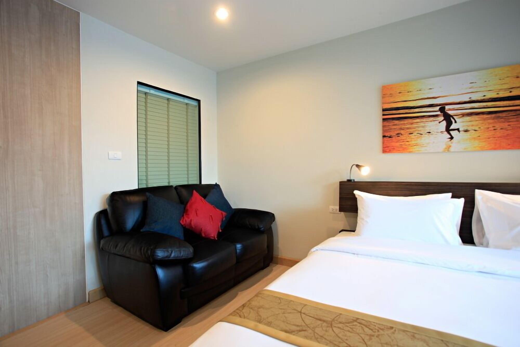 Studio, King Bed