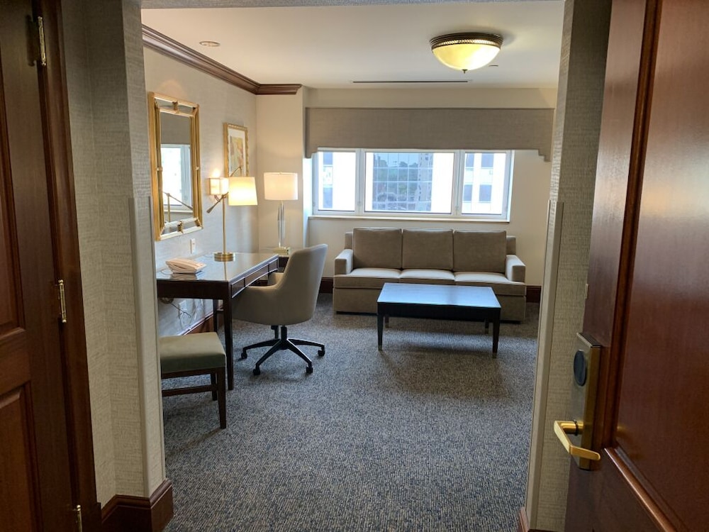 Towers at Kahler Grand Hotel 38/50